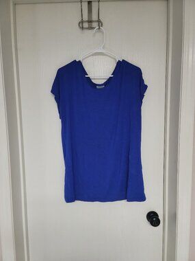 Womens blue short sleeve Free to Live shirt - size L